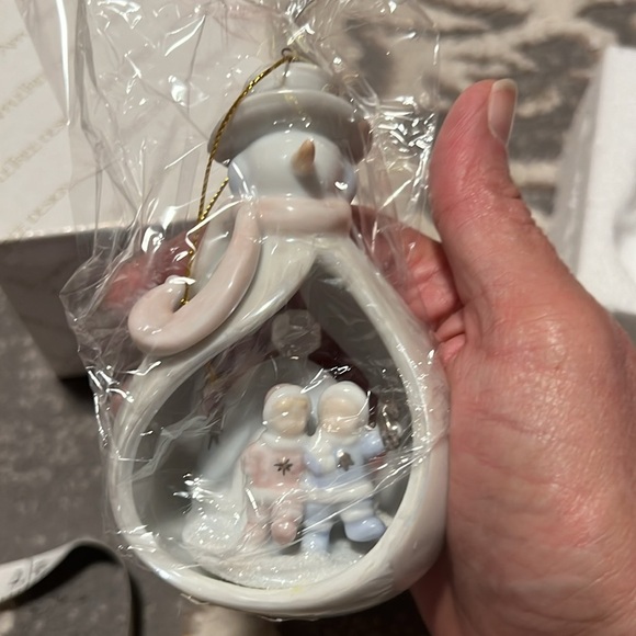 Appletree design porcelain snowman Christmas ornament new in box. - Picture 2 of 4